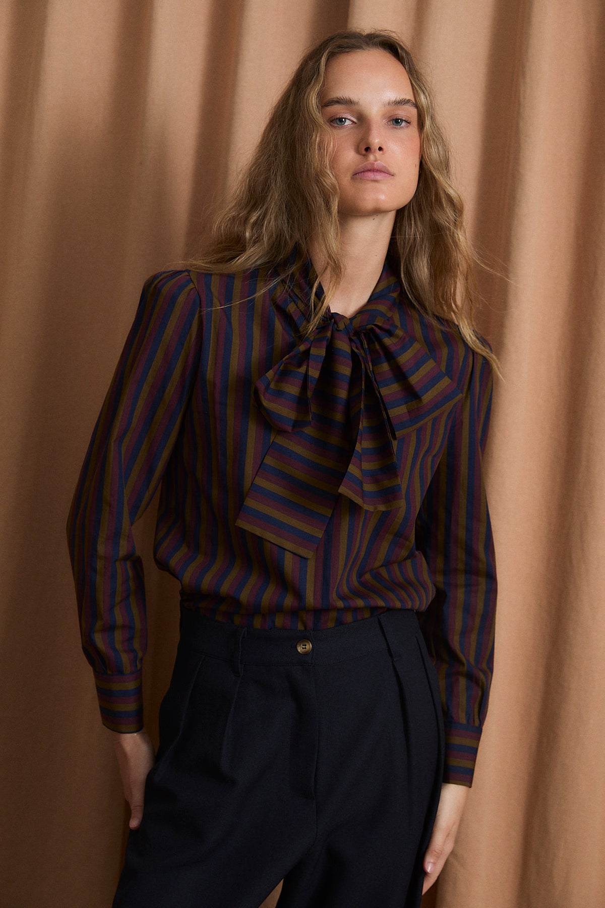 BLUSA LAZO TRIO BURGUNDY