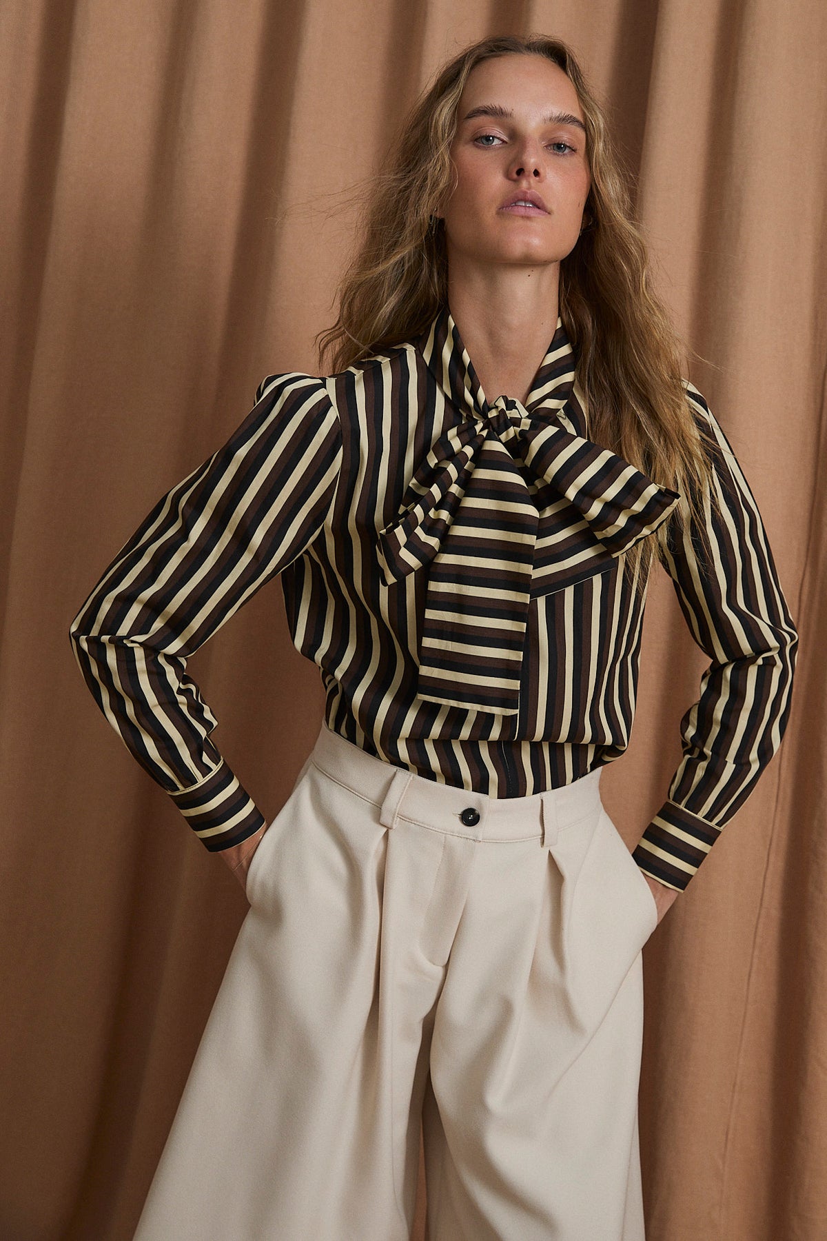 BLUSA LAZO TRIO MARRON