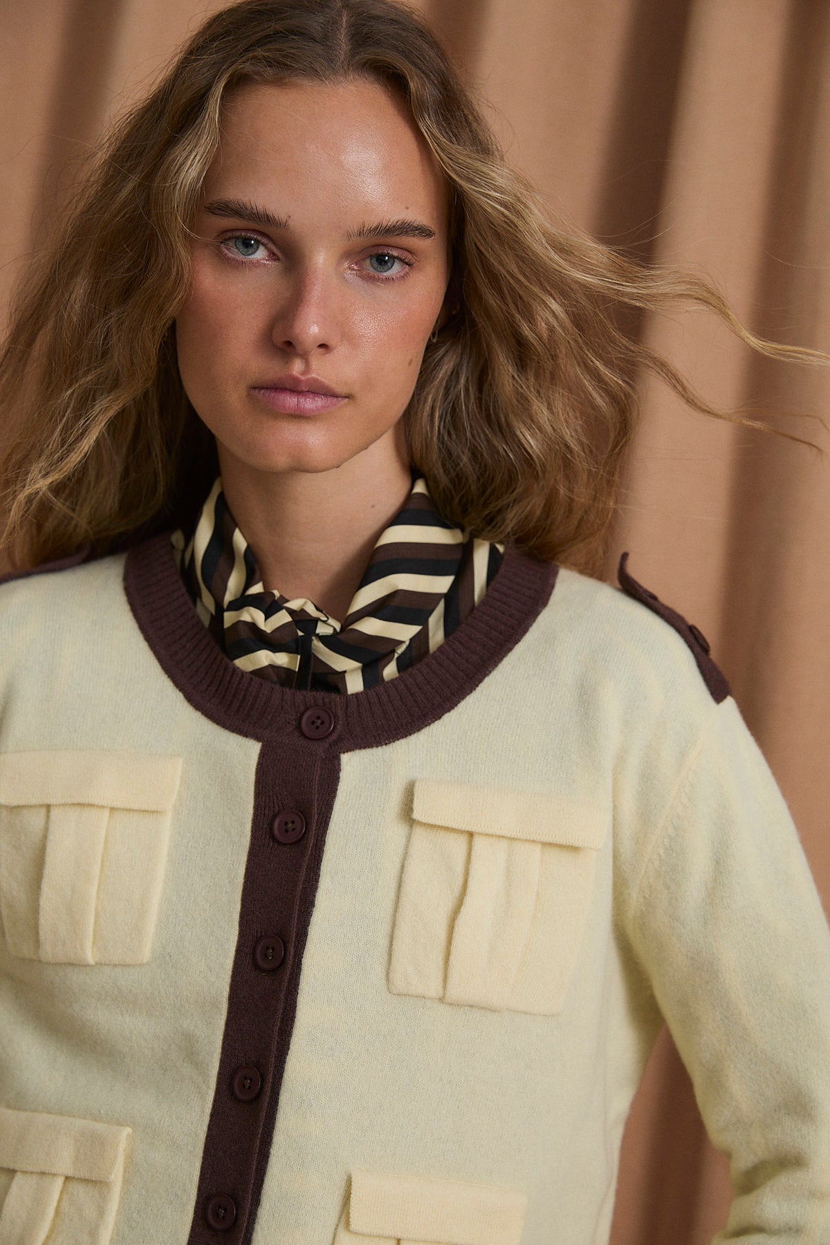 CHAQUETA MILITAR PUNTO MANTEQUILLA