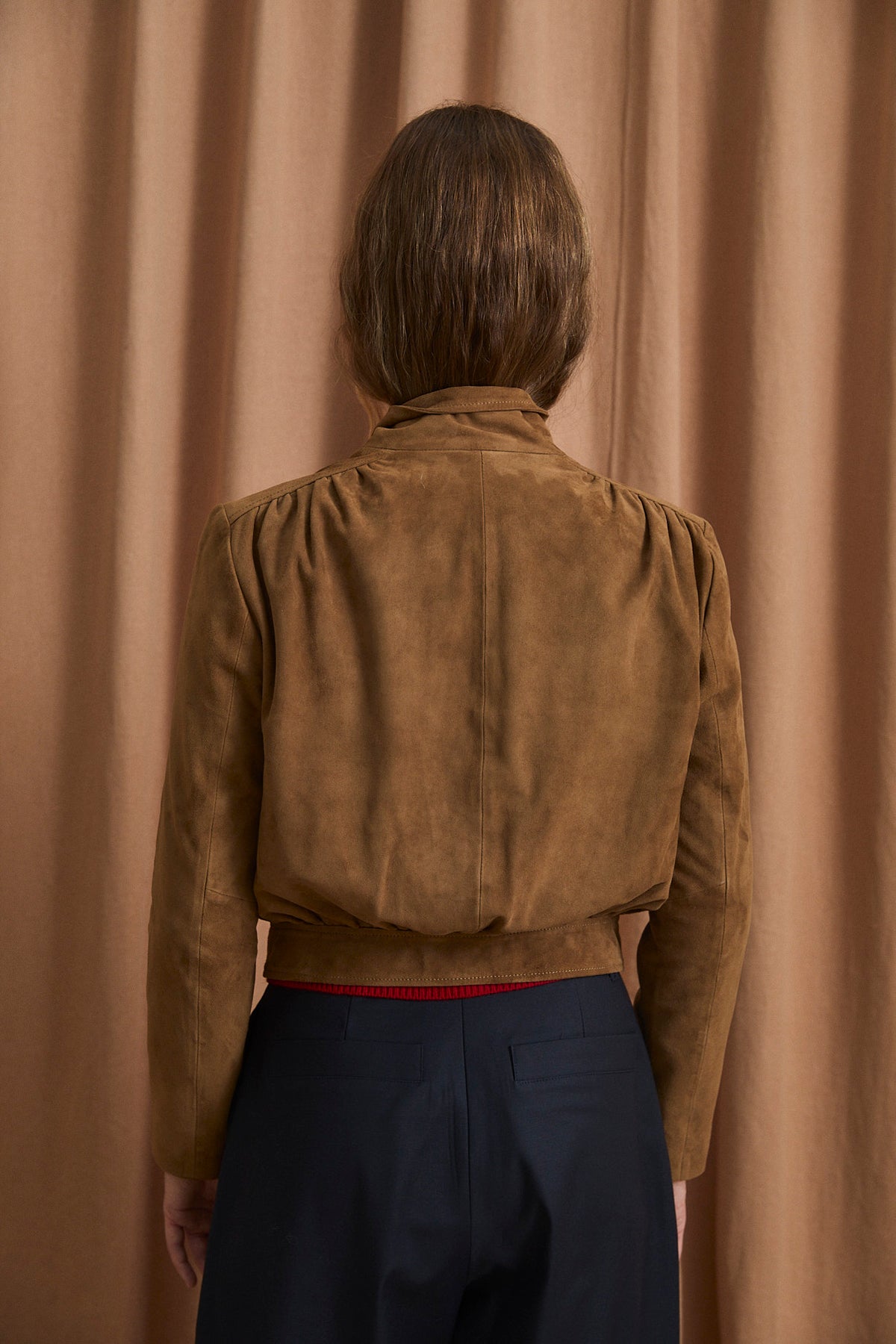 CHAQUETA BOMBER ANTE OCRE