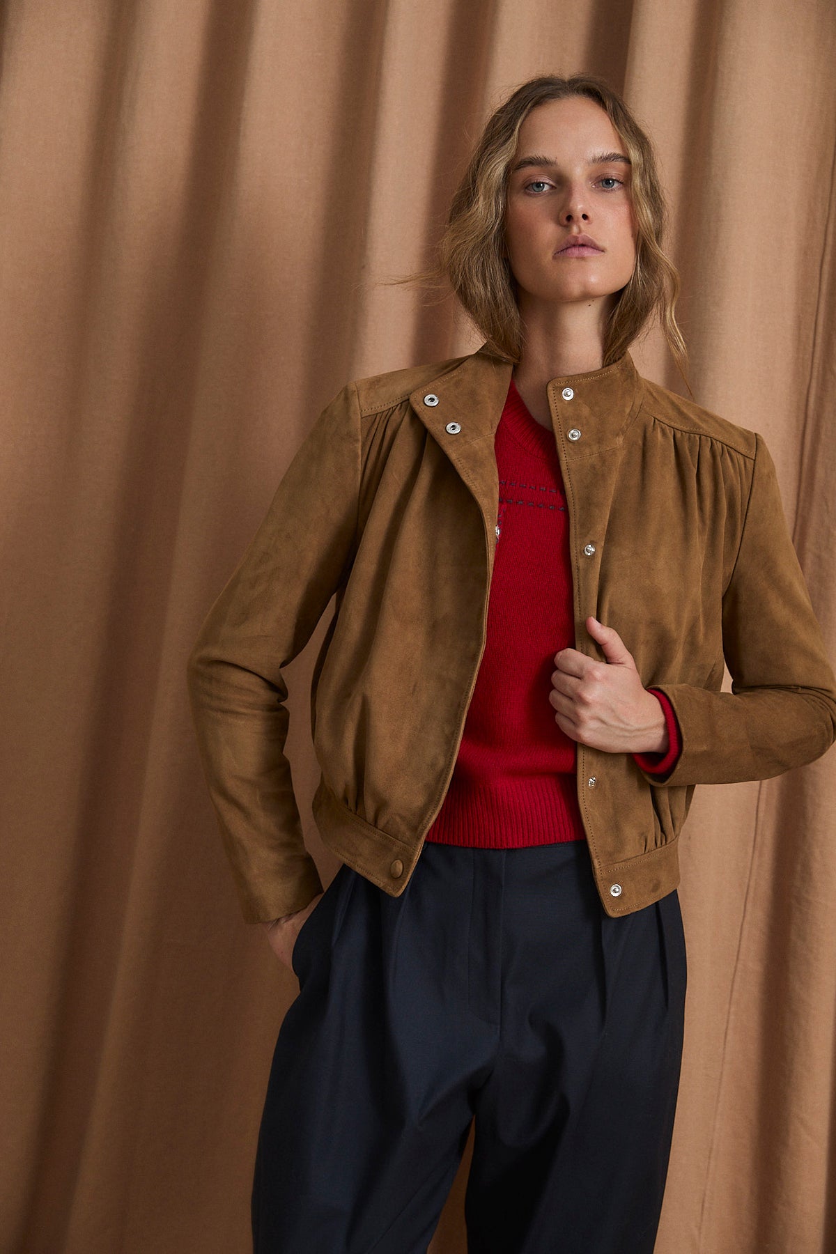 CHAQUETA BOMBER ANTE OCRE