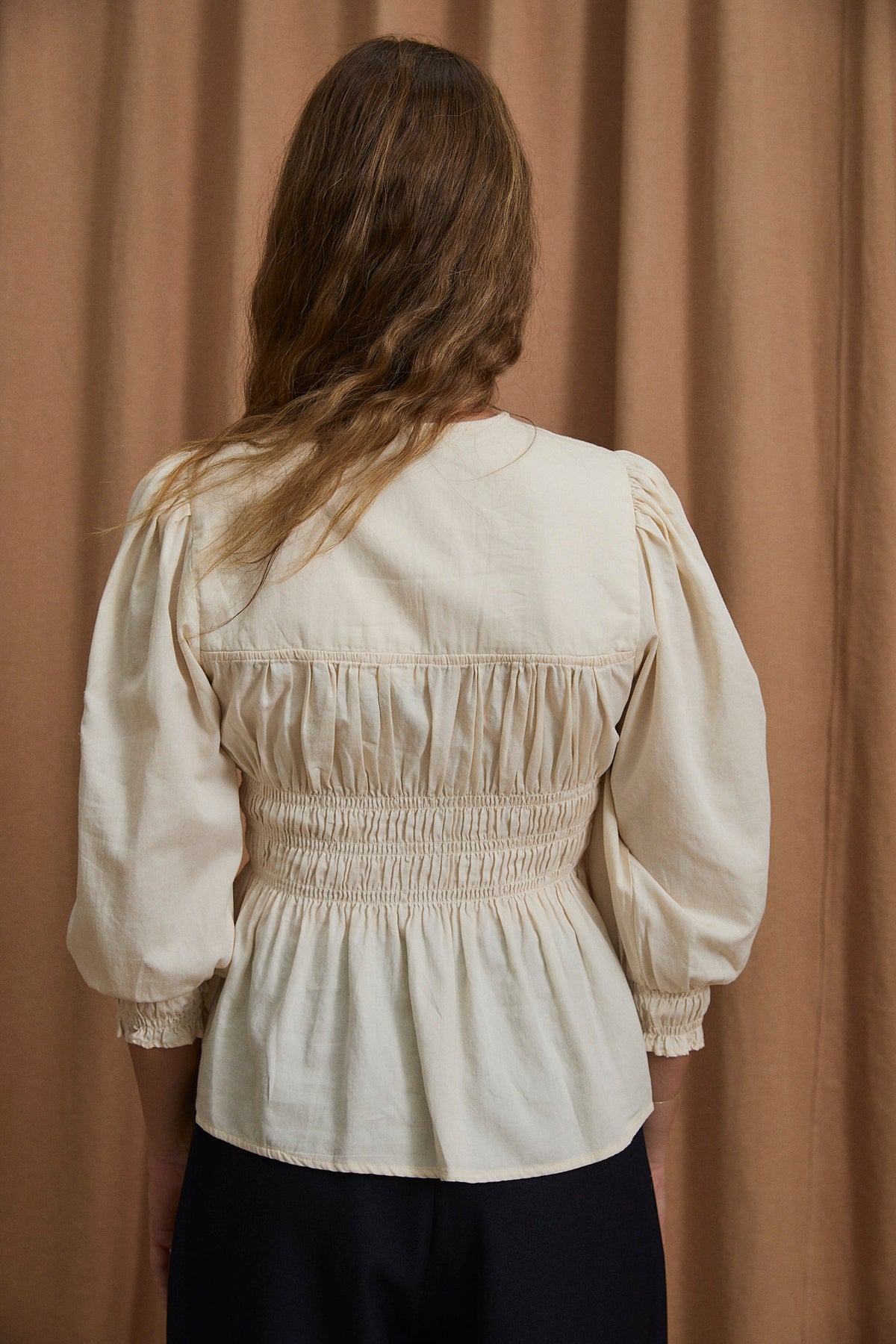 BLUSA CISNE NACAR CRUDO