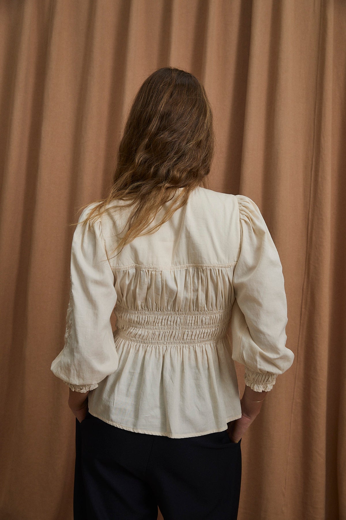BLUSA CISNE NACAR CRUDO