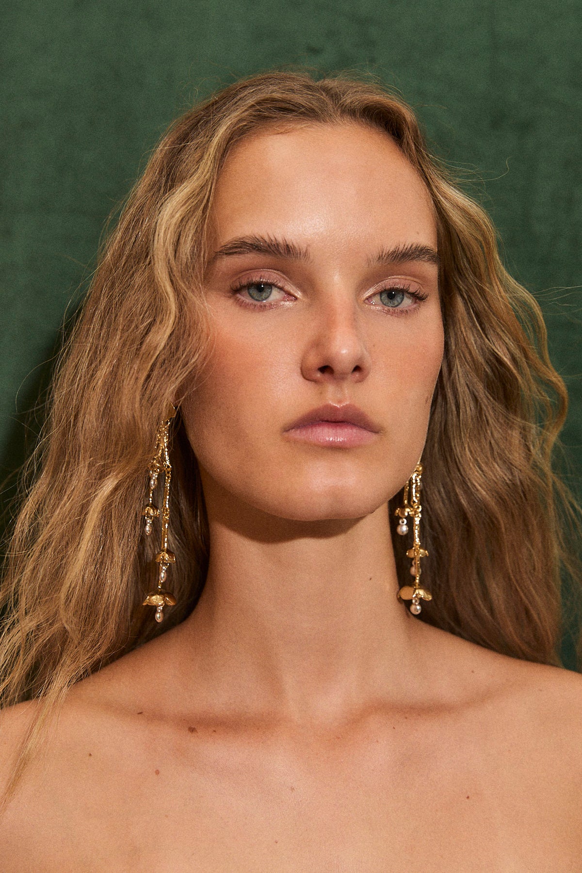 LARGOS CAMPANILLA GOLD EARRINGS