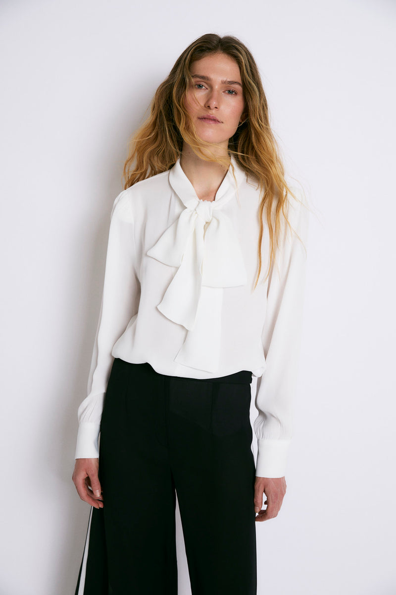 BLUSA LAZO CRESPON CRUDO