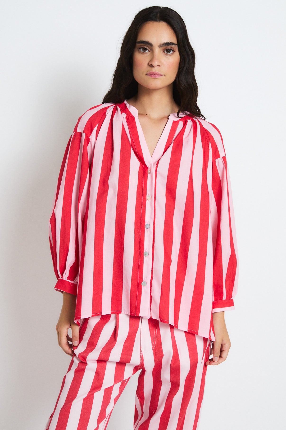 TOTAL LOOK VENICE BARRAS ROJO