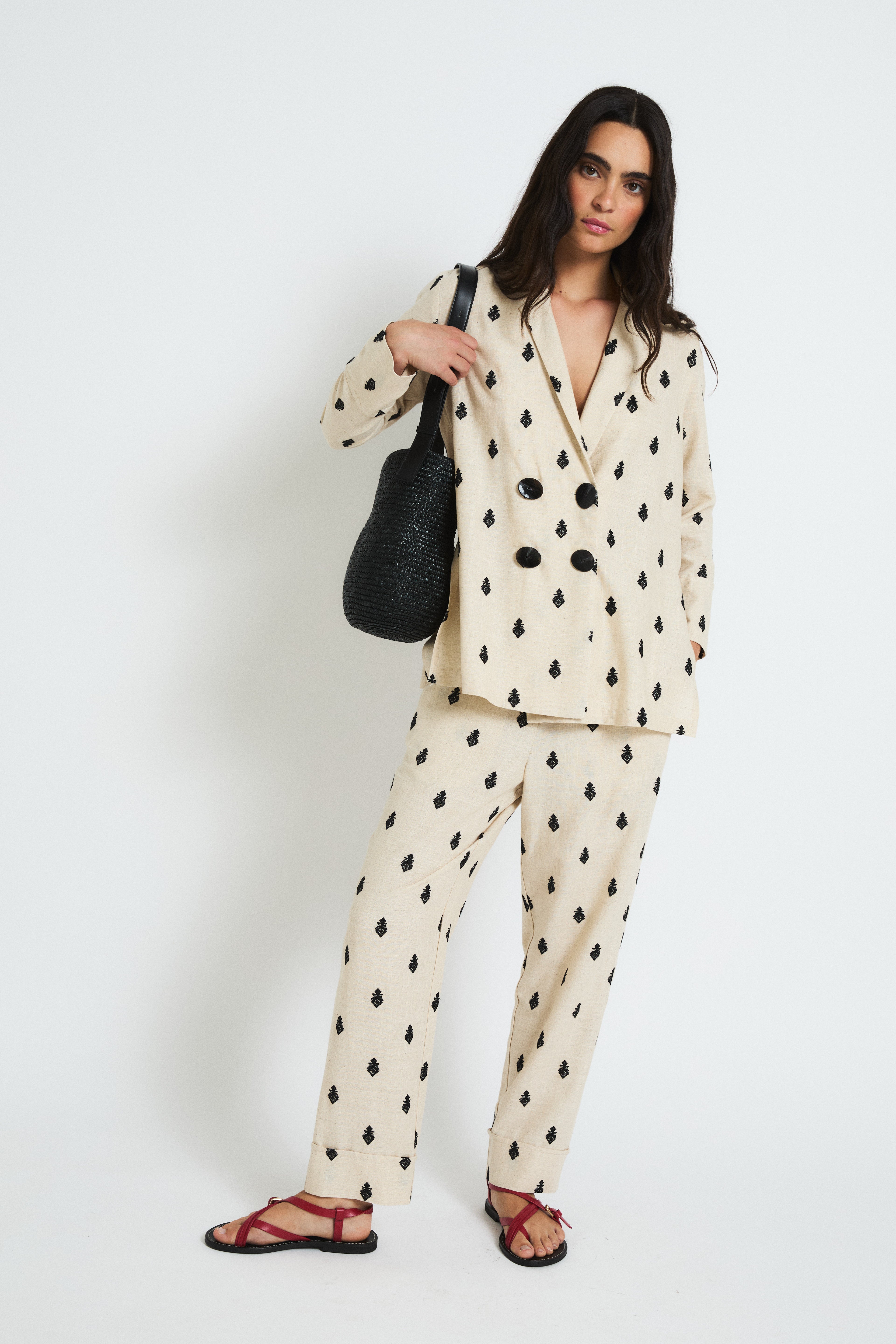 TOTAL LOOK ICON BORDADO BEIGE