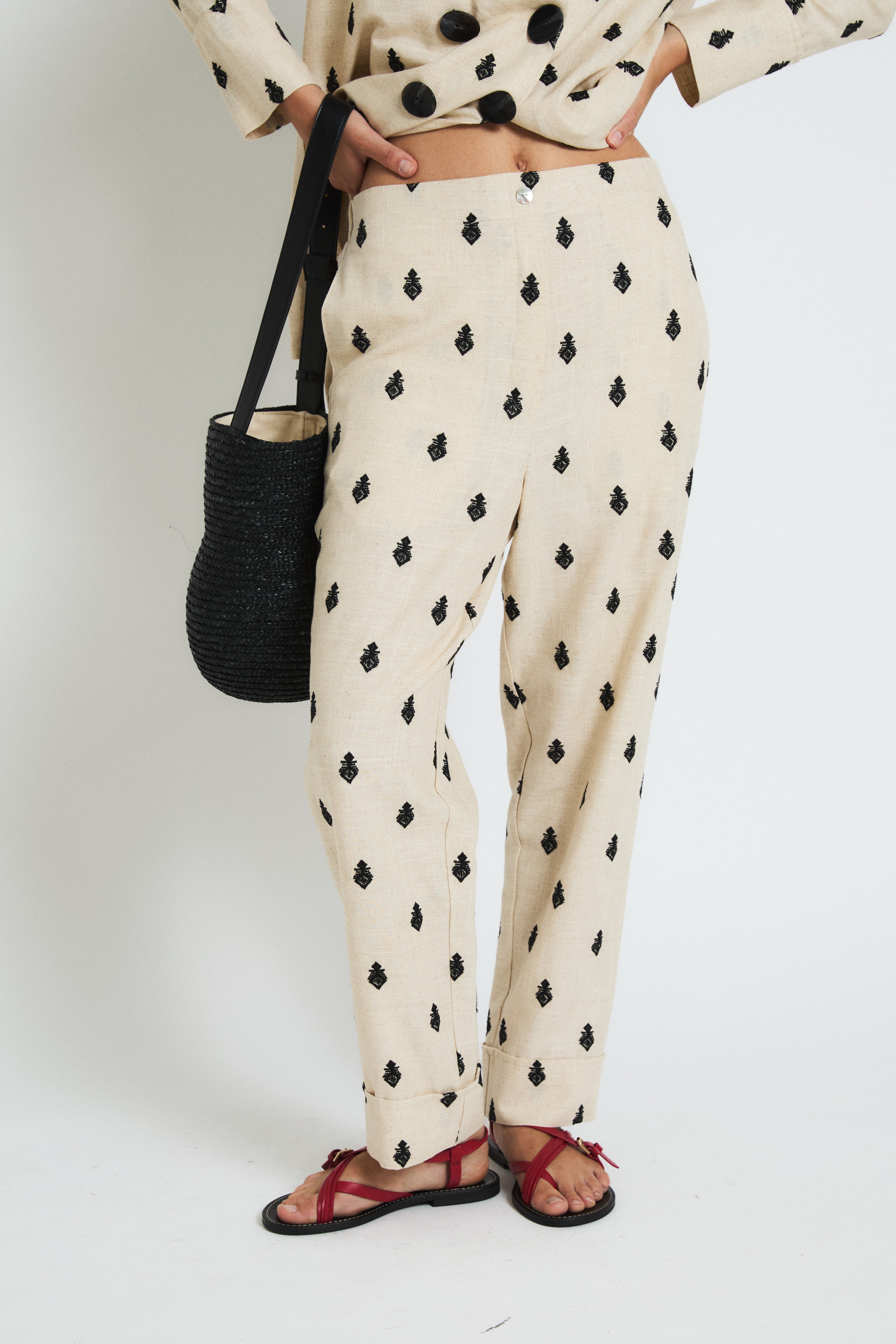 PANTALON ARISTO BORDADO BEIGE