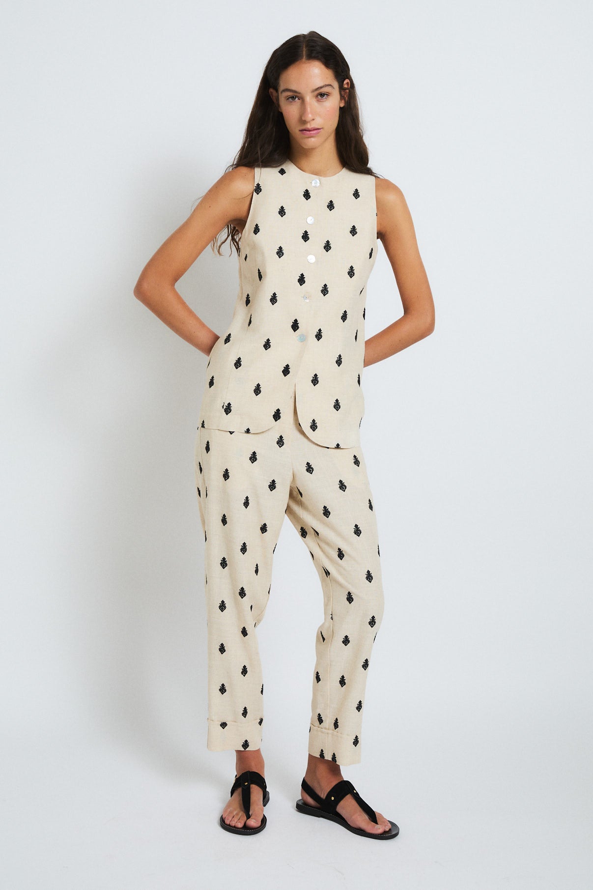 TOTAL LOOK TRUJILLO BORDADO BEIGE