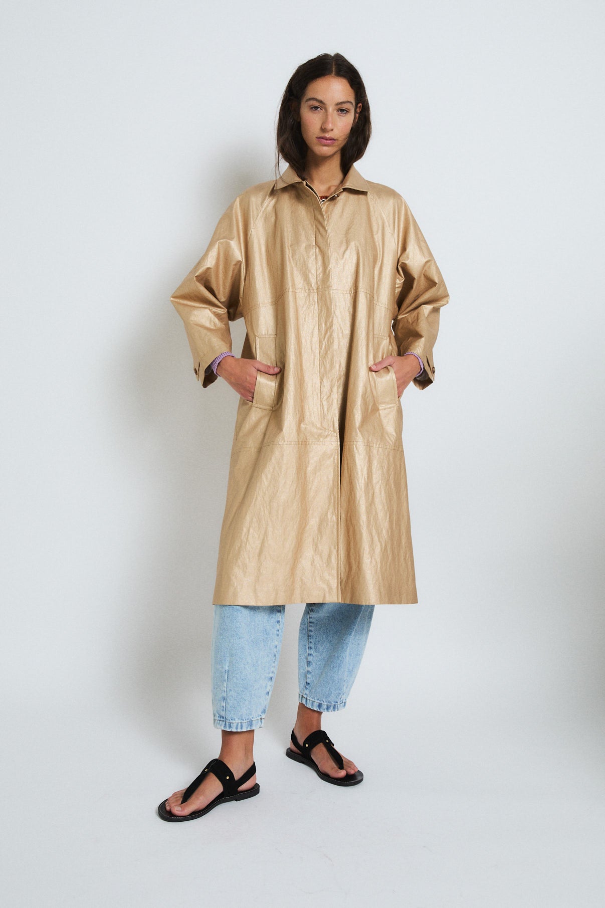 GABARDINA ORO METAL DORADO