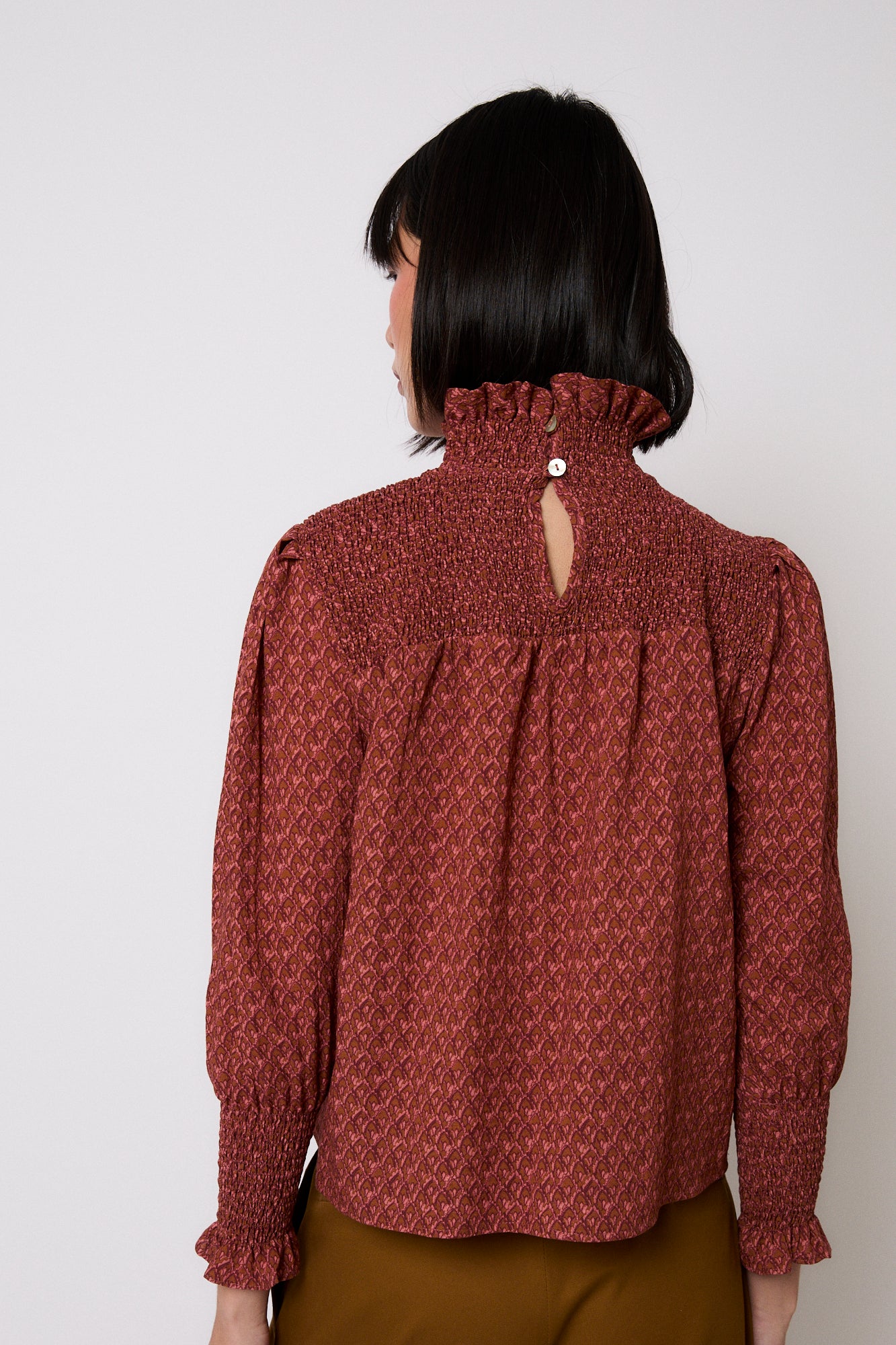 BLUSA NIDO TAPIR OCRE