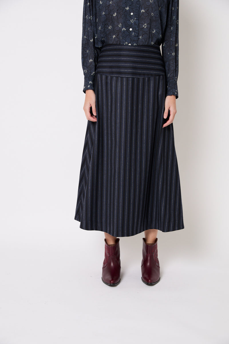 DIAGONAL NAVY STRIPED SKIRT