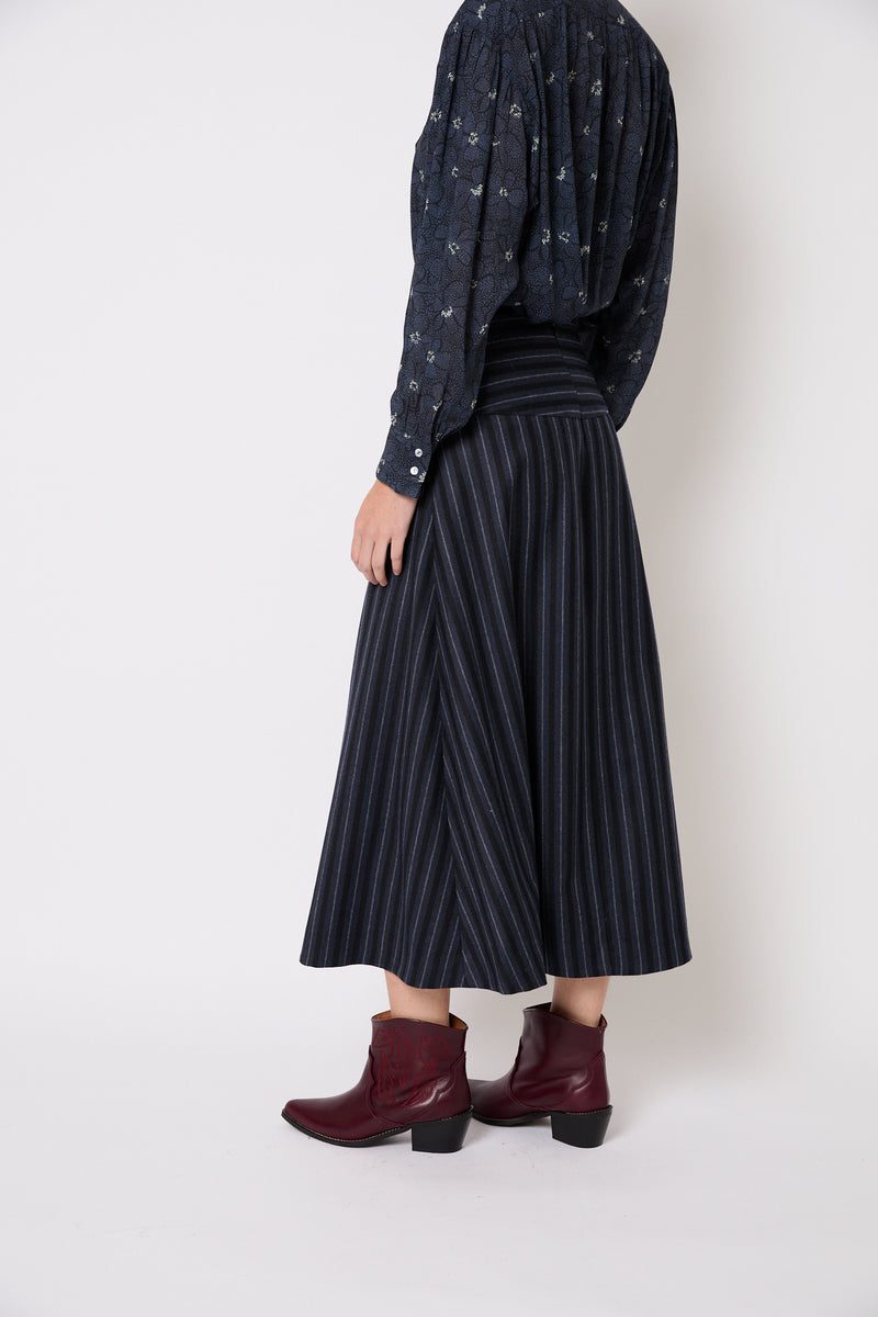 DIAGONAL NAVY STRIPED SKIRT