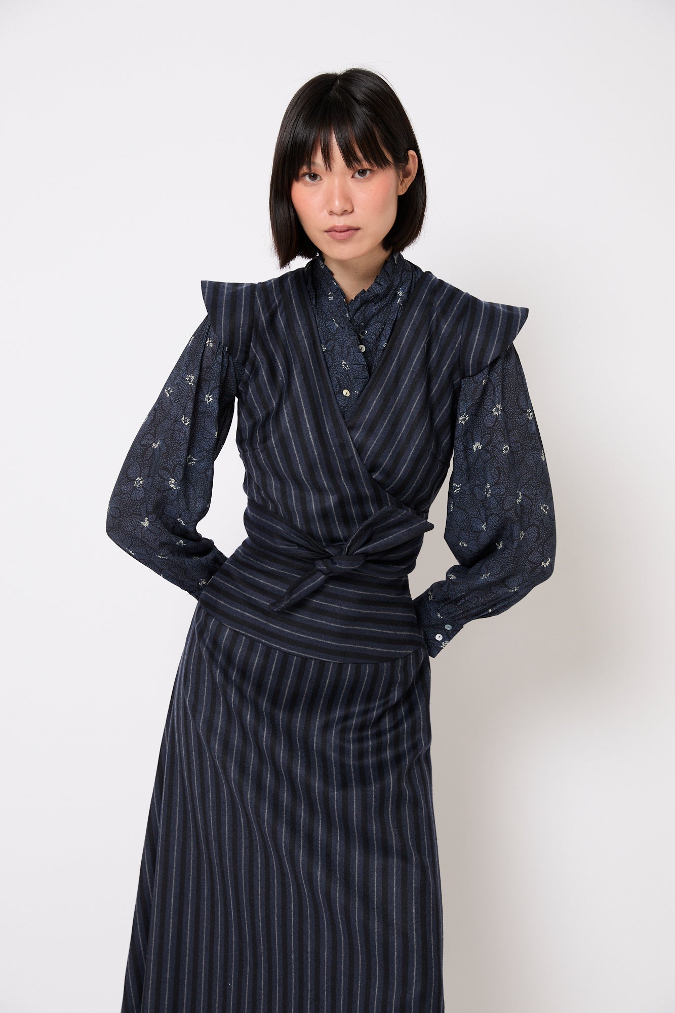 TOTAL LOOK DIAGONAL RAYAS MARINO