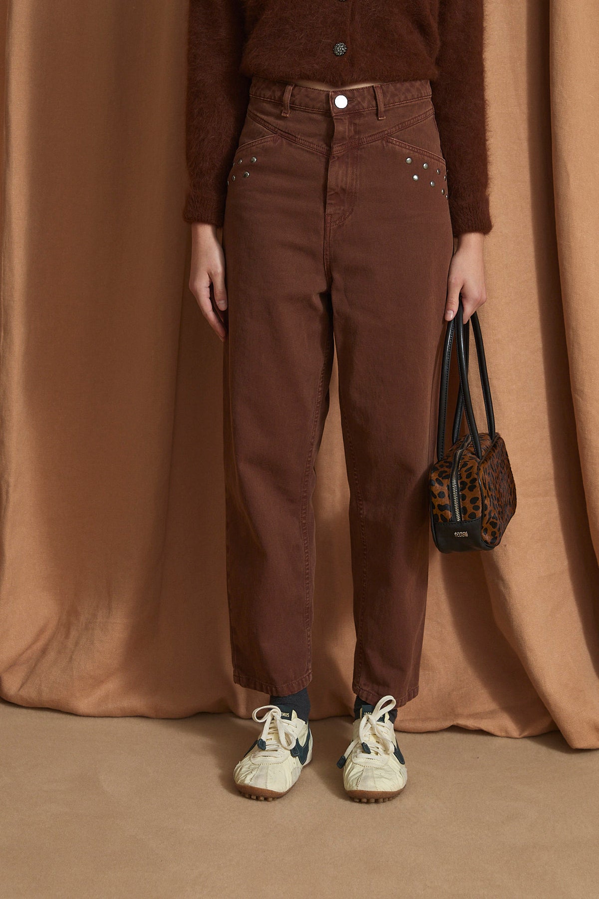 JEANS CORSE TACHAS MARRON