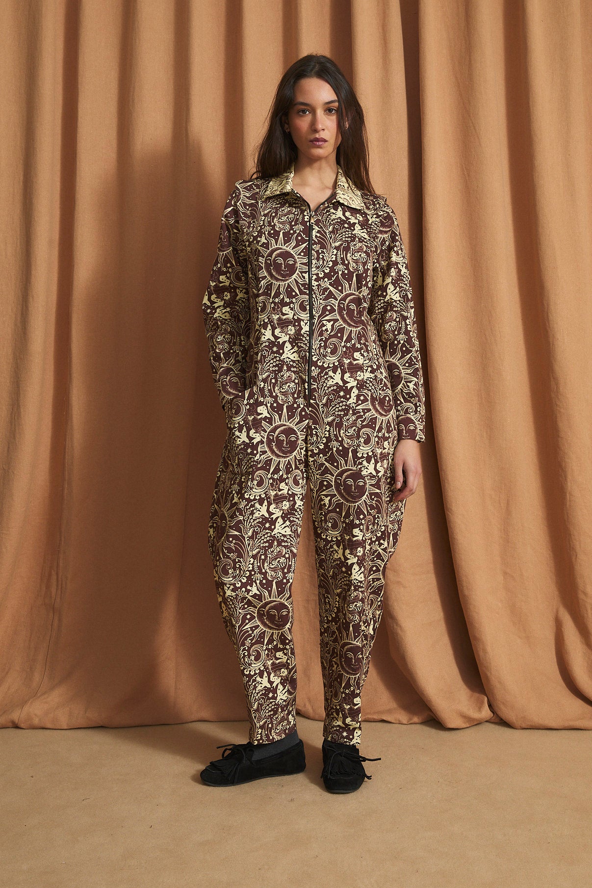 MONO DANIELA SOLES MARRON