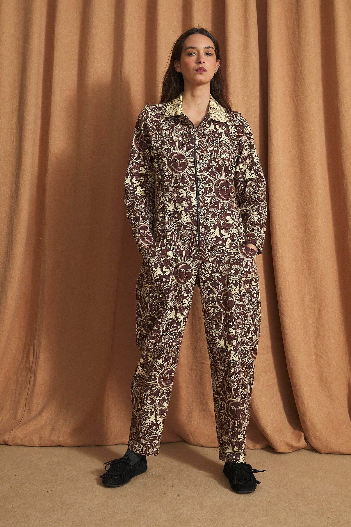 MONO DANIELA SOLES MARRON