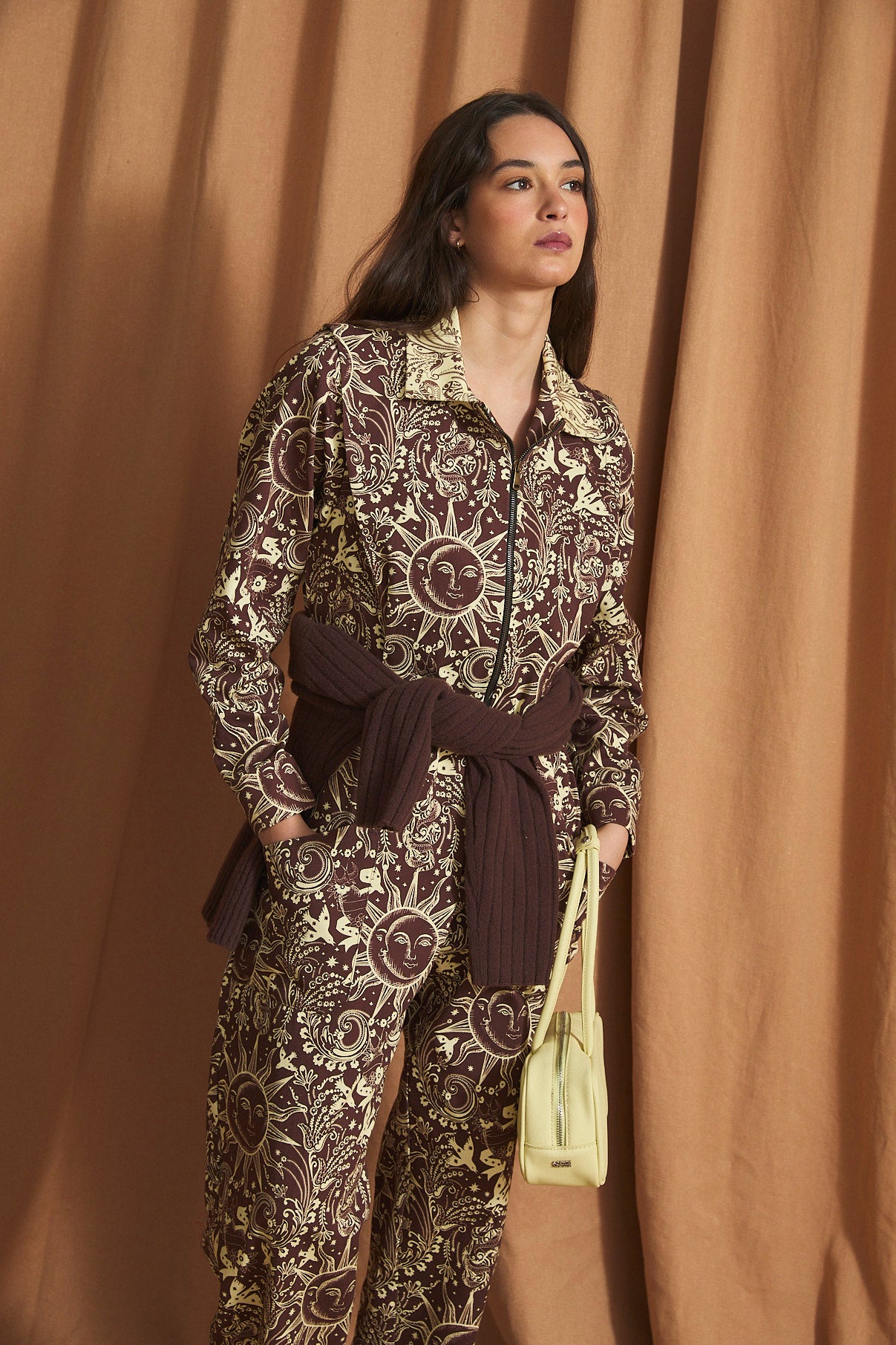 MONO DANIELA SOLES MARRON