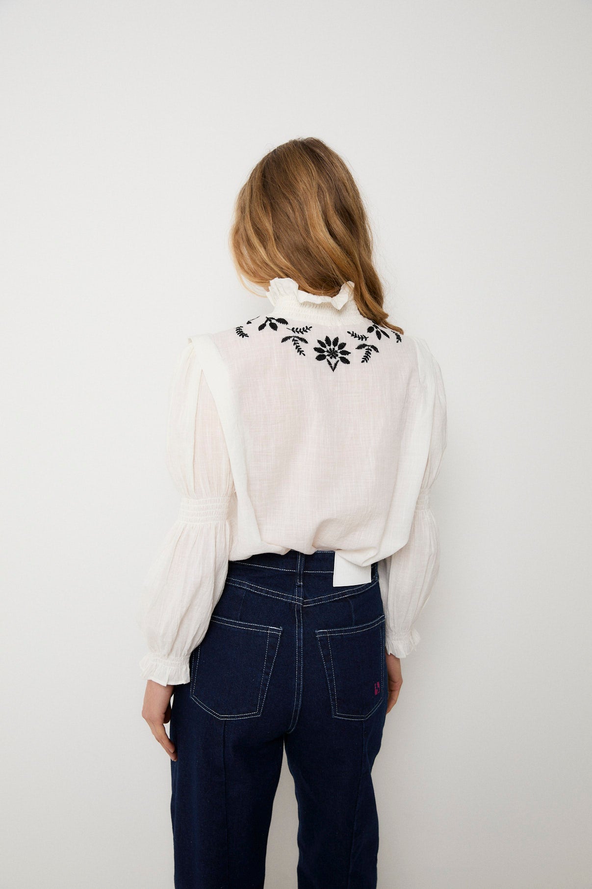 BLUSA LUPE EMBROIDERY CRUDO
