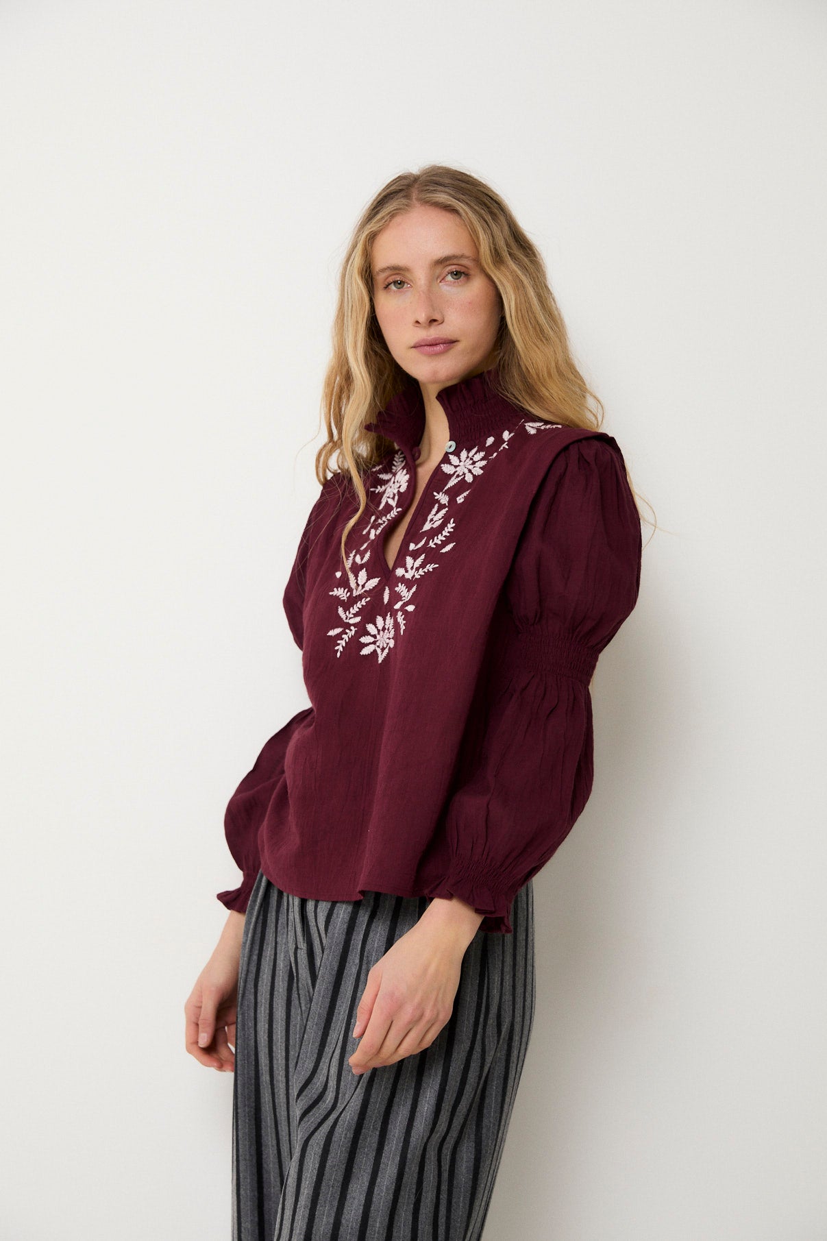 BLUSA LUPE EMBROIDERY BURGUNDY