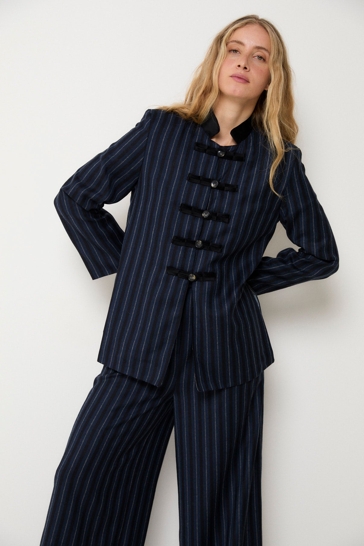 TOTAL LOOK CHINISKI RAYAS MARINO