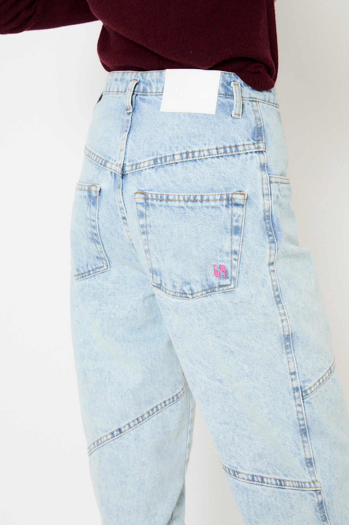 JEANS CORTES BLEACH AZUL