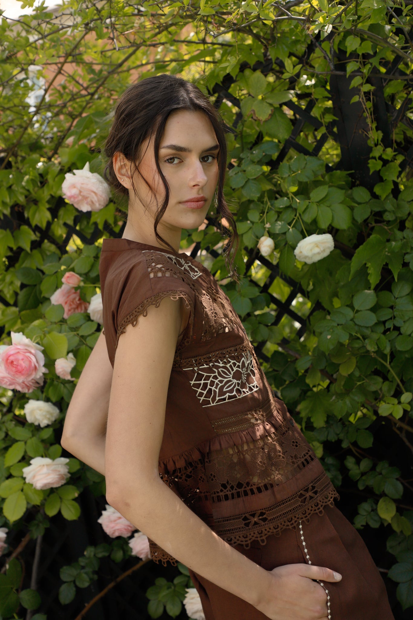 TOP SEA EMBROIDERY CHOCOLATE