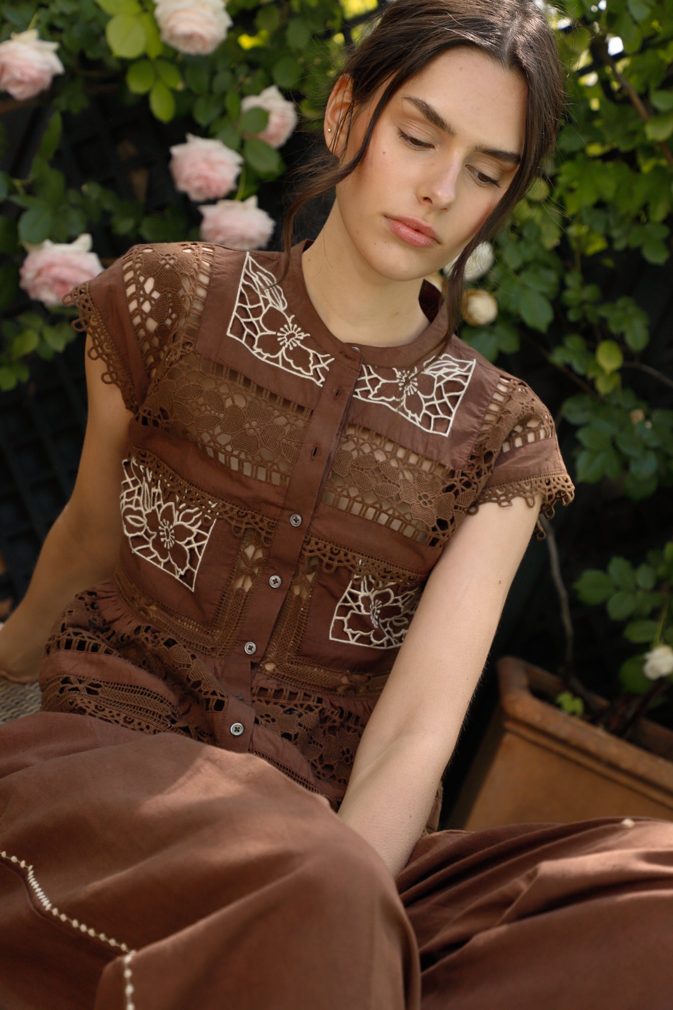 TOP SEA EMBROIDERY CHOCOLATE