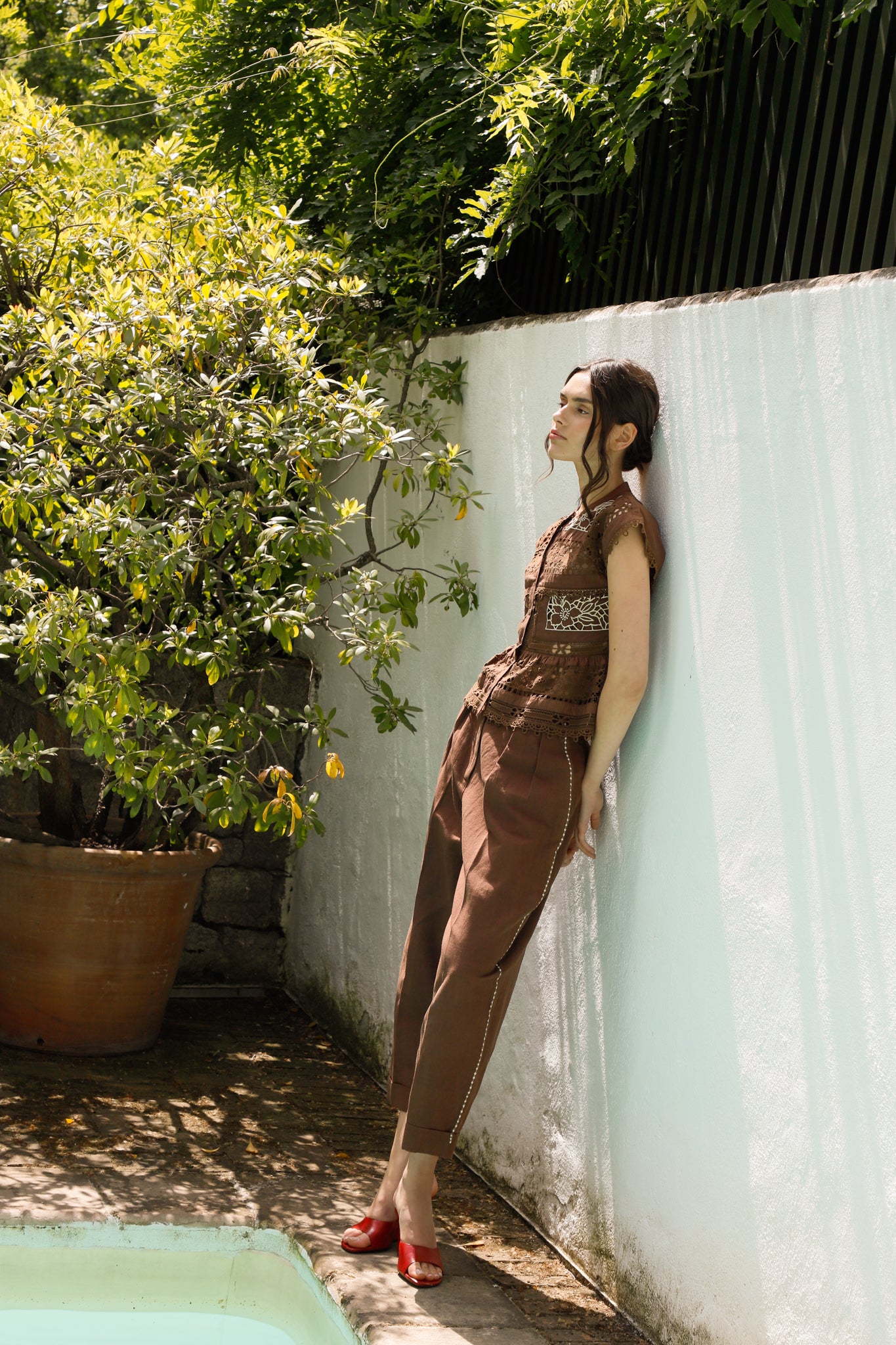 TOTAL LOOK SEA EMBROIDERY CHOCOLATE