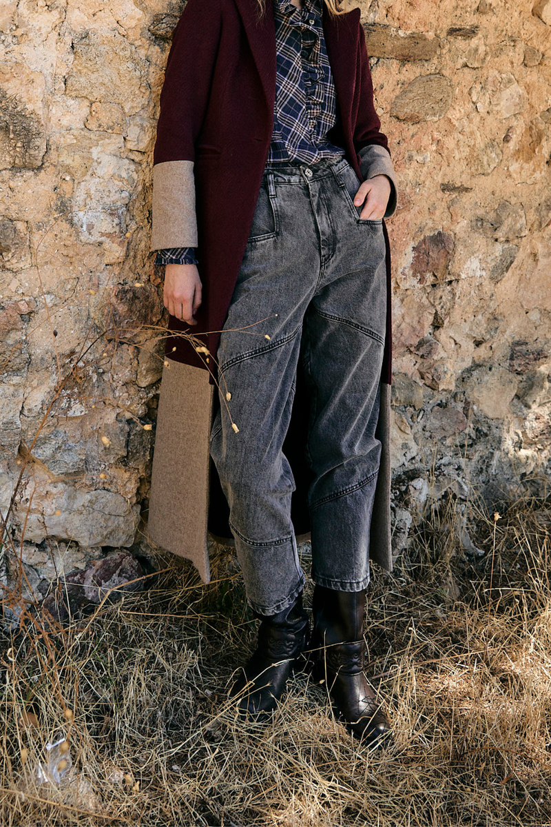 JEANS CORTES BLEACH GRIS